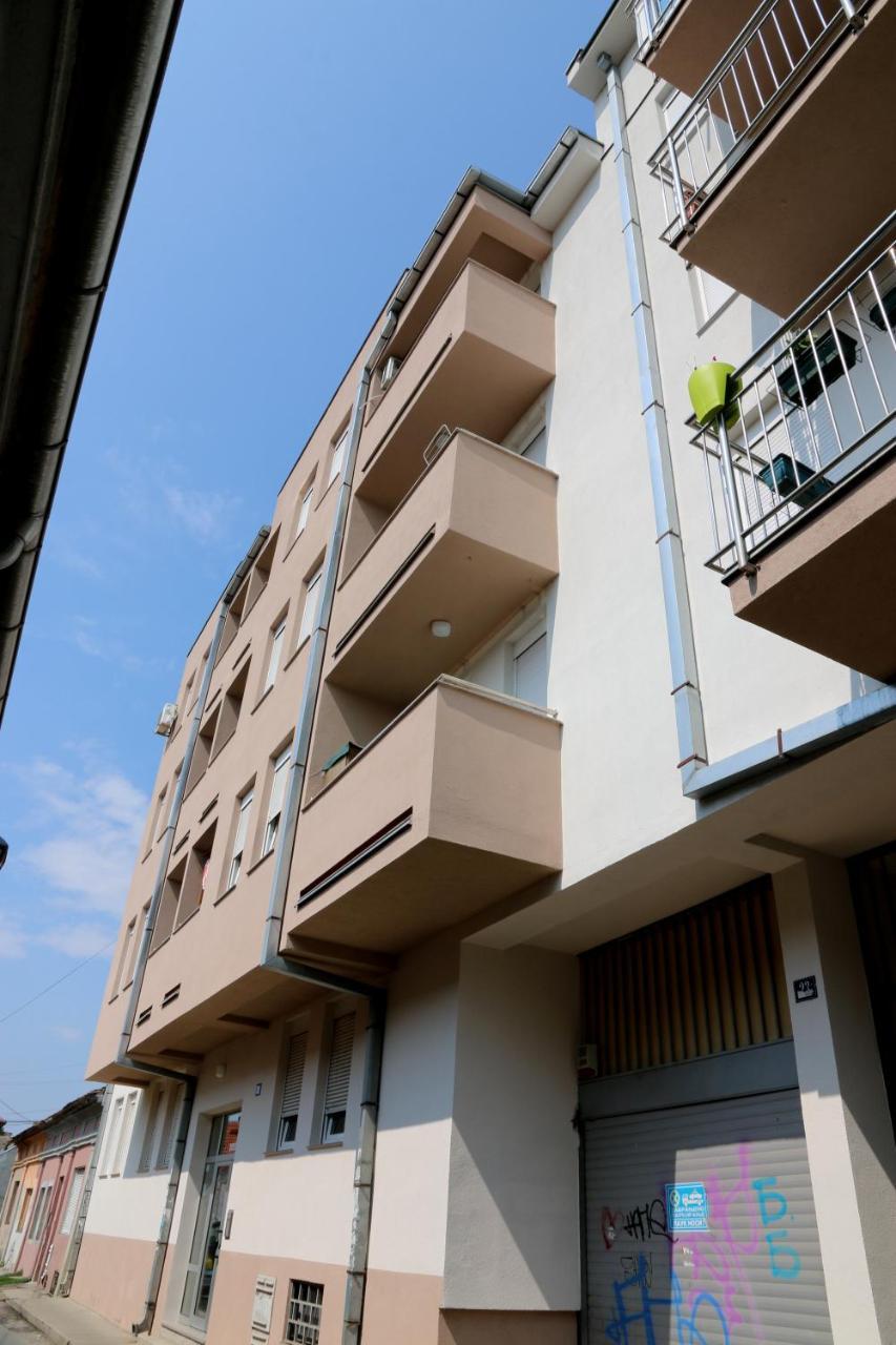 Apartman Saga Нови-Сад Экстерьер фото